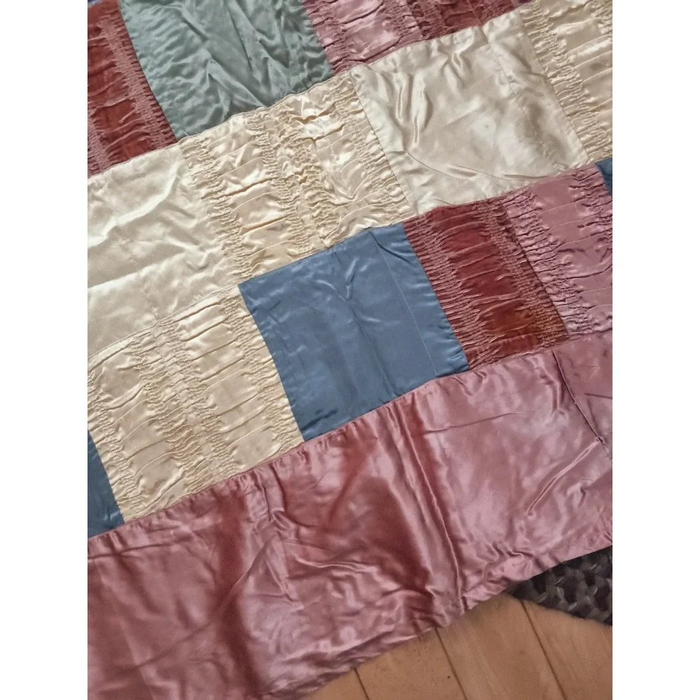 Antique Very Old‎ Estate Find Handmade Silk Satin Lap Bed Quilt 64x69